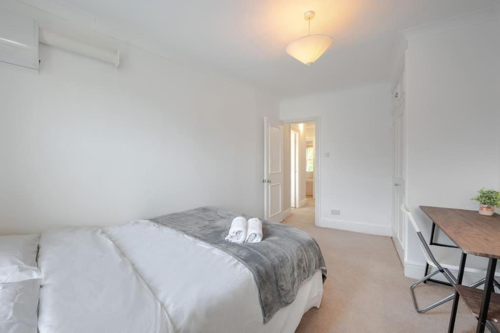 Apartamento Cosy 2 Bed In Kensington Olympia Londres Exterior foto